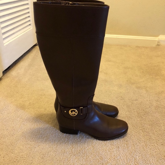 Like New MK Boots - Picture 2 of 3